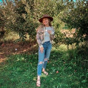 Meet your Posher, Brooke